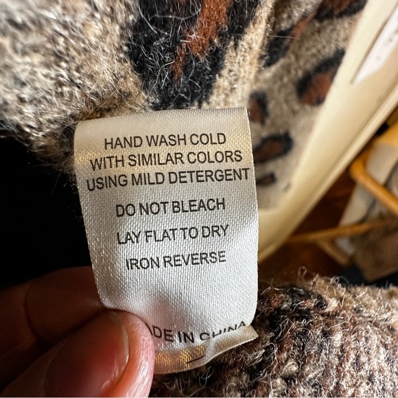 Maude Vivante Soft Leopard Print Cardigan Open Front Sweater Womens Sz S/M Brown - Picture 5 of 8